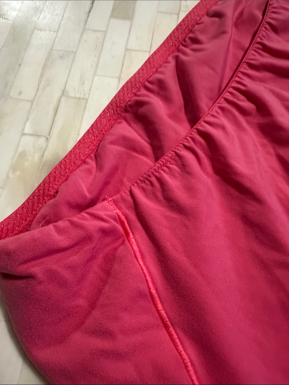 Lululemon Y2K style tube top hot pink - Picture 4 of 6